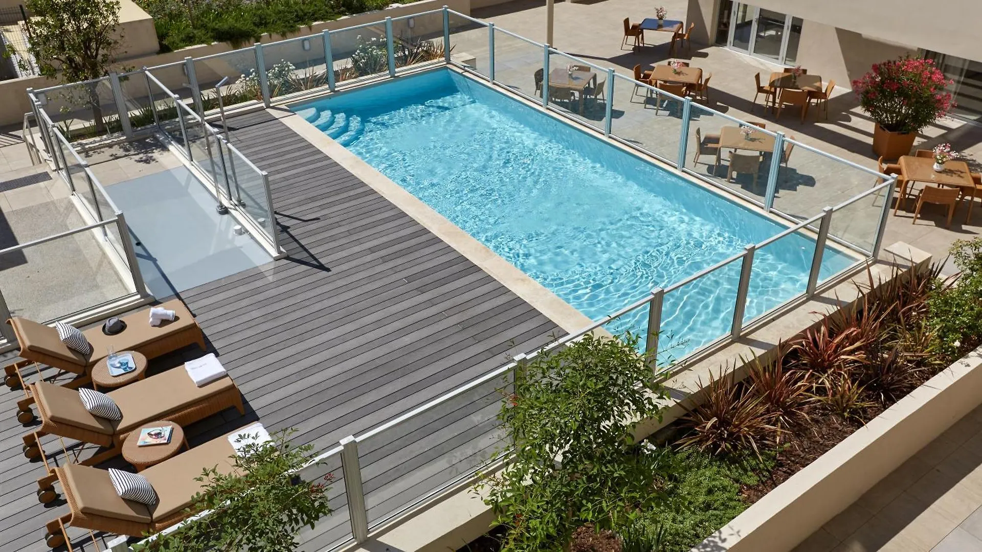 Zenitude Hotel Residences Nizza 0*,